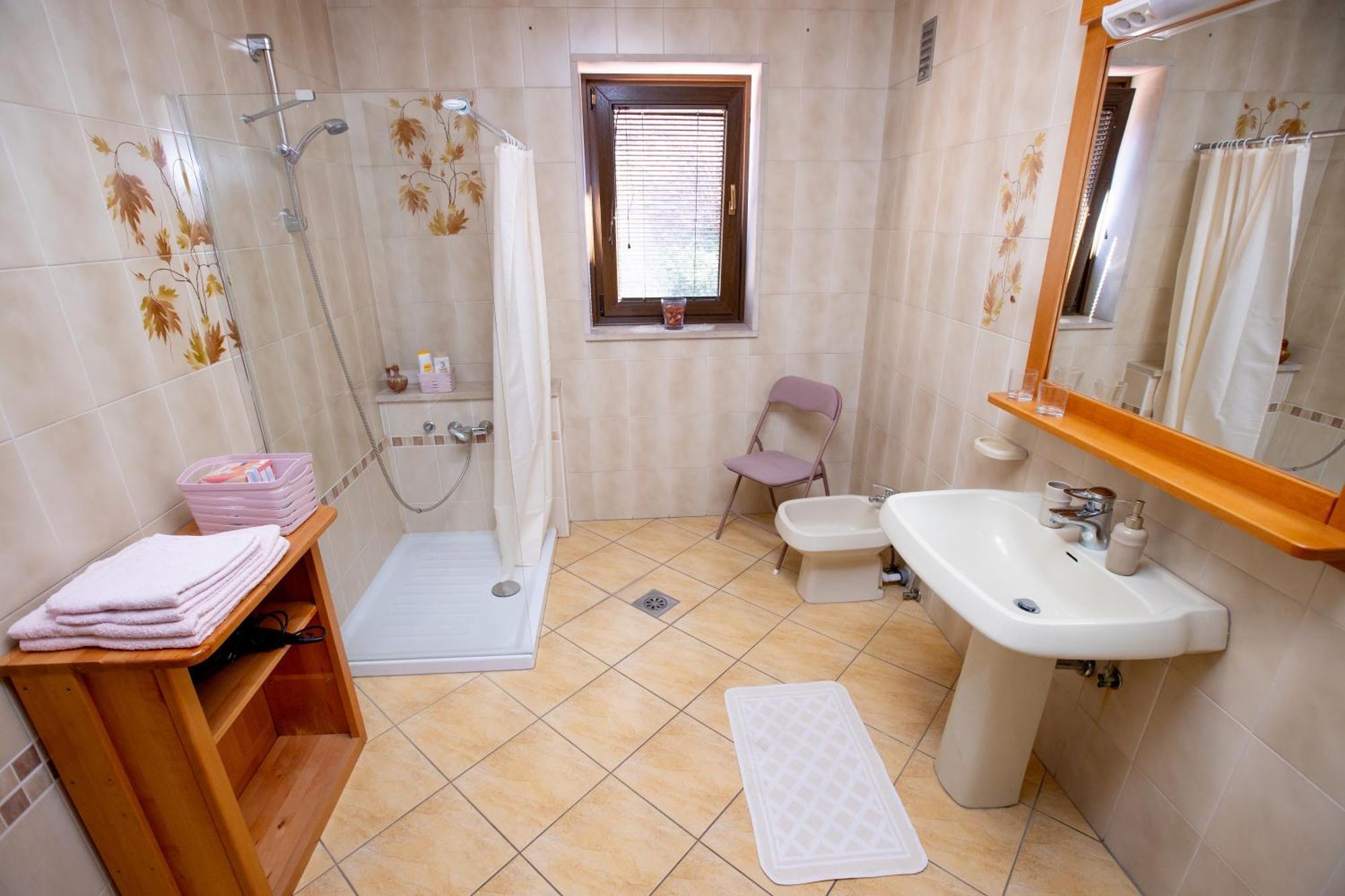Guesthouse Sanabor Postojna Ngoại thất bức ảnh